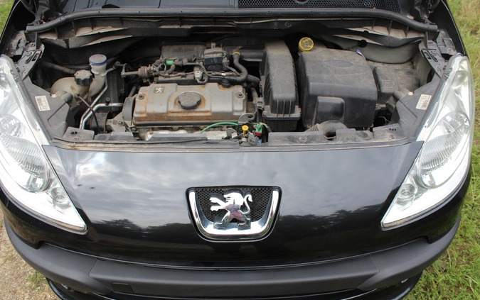 Peugeot 1007 cena 7700 przebieg: 184500, rok produkcji 2008 z Piaski małe 37